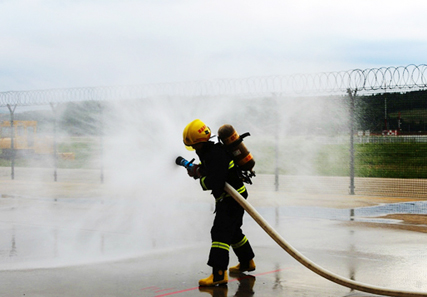 消防战斗员