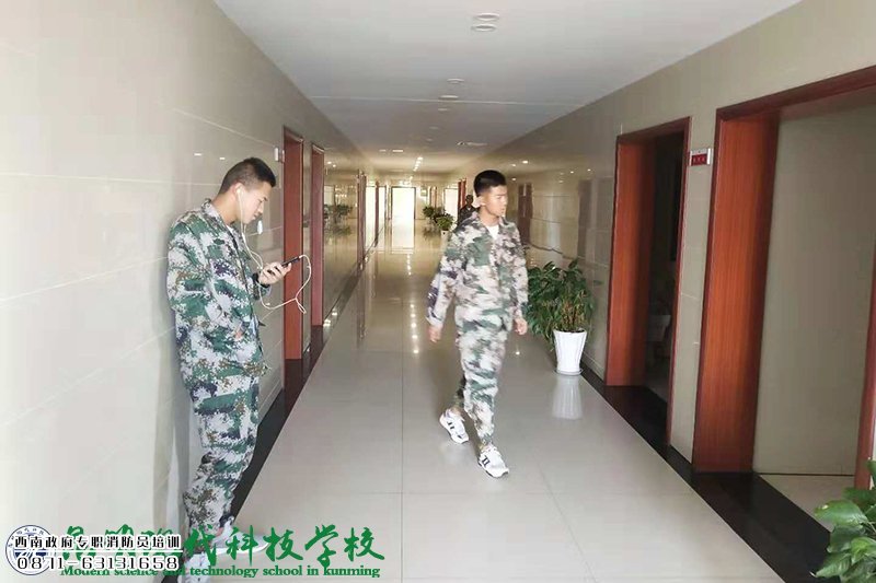 <b>【刘攀】成为一名消防员 我很自豪</b>