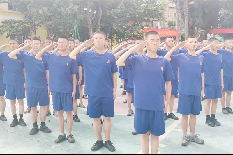 <b>新萌驾到，帅气不？</b>